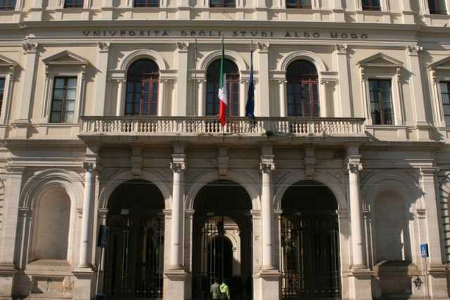 Bari, gli universitari iscritti alle "scienze delle merendine": �Siamo stufi, da noi si studia�